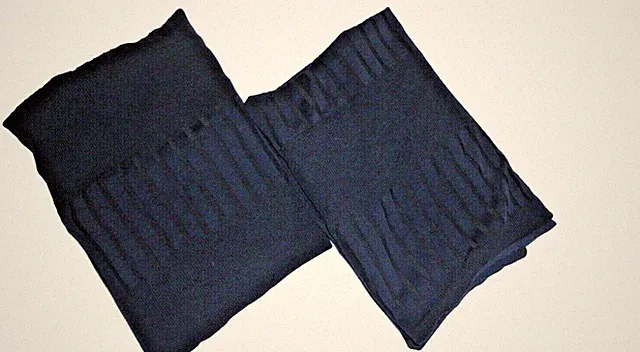 CALVIN KLEIN STEVE NAVY (2) SOFT STANDARD PILLOW SHAMS 20 X 26 COTTON MODAL